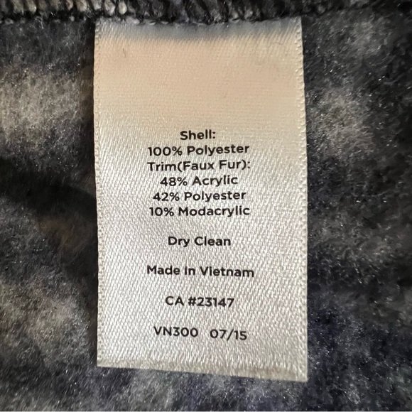 Talbots | Snowflake Print Faux Fur Trim Hooded Sweater Fleece Vest Navy | 2X P - Picture 6 of 8